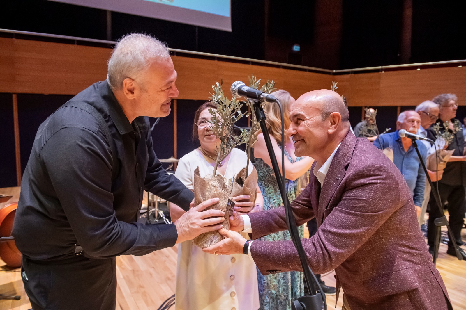 Dünya Barış Günü’nde Eylem ile El Ele.  Soyer: Doğa yoksa barış da yok