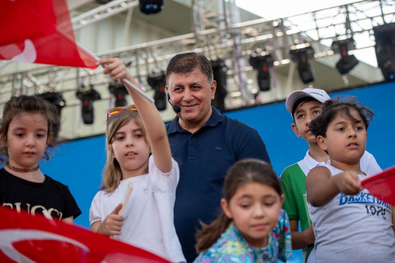 “Kimsenin kimseyi incitmediği bir dünya olsun”