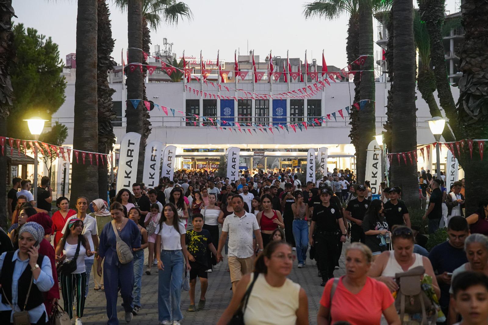 İzmir Enternasyonal Fuarı’na hafta sonu ziyaretçi yağdı