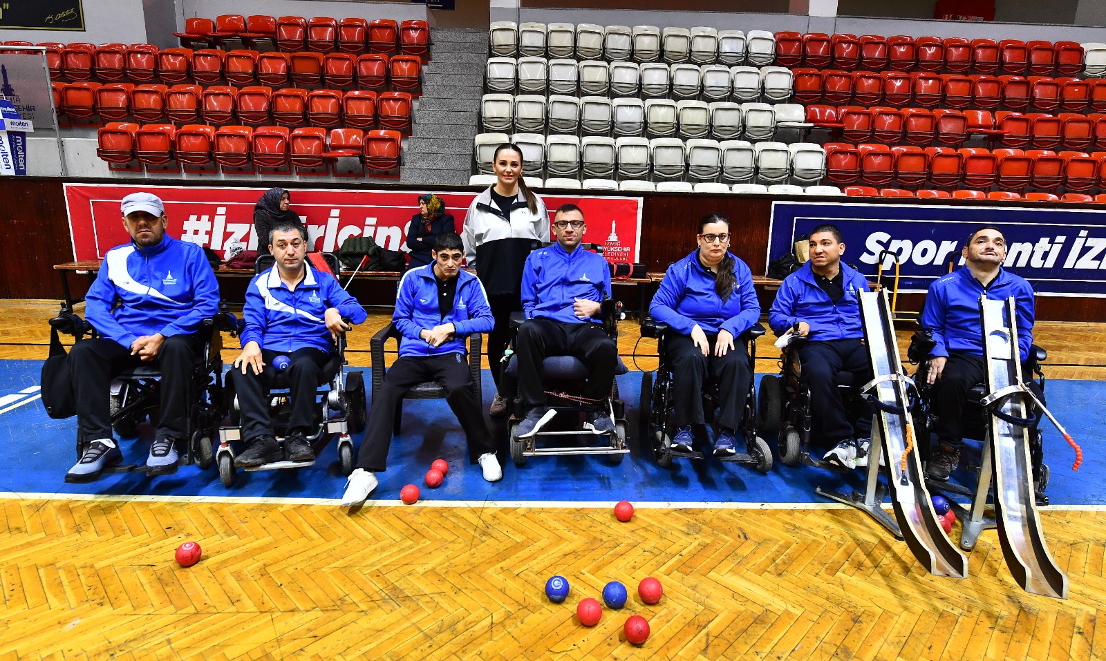 Engelleri bir bir aştı kendi ‘Evren’ini yarattı