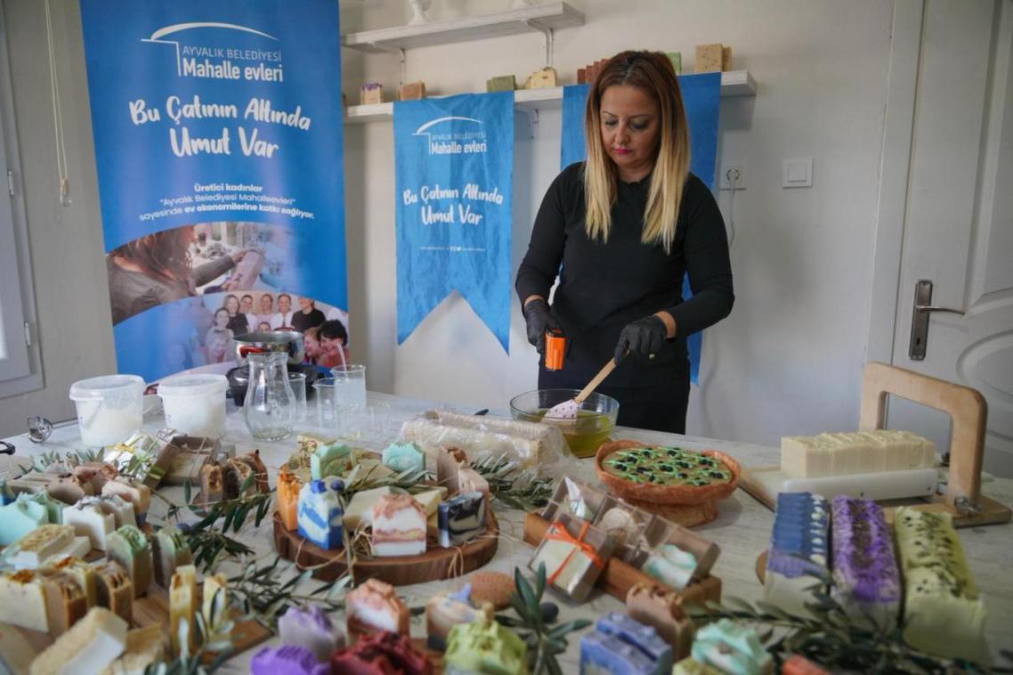 BU ÇATININ ALTINDA UMUT VAR…