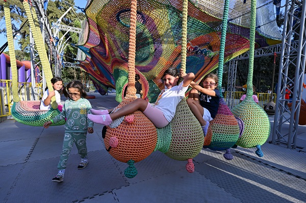 Çocuklar fuarda çok mutlu