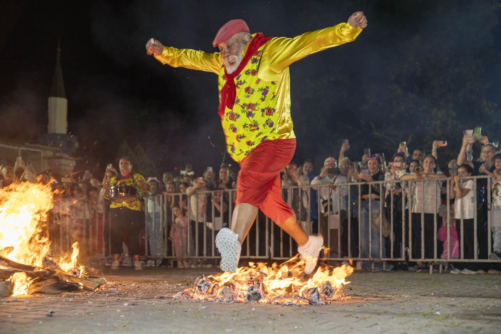 Hıdırellez ateşi Kültürpark’tan yükseldi