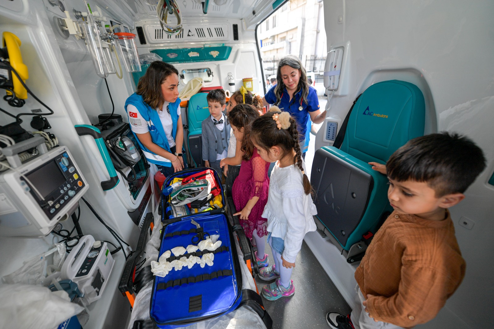 Yuvamız İzmir’in çocukları hem kenti hem hayatı tanıyor