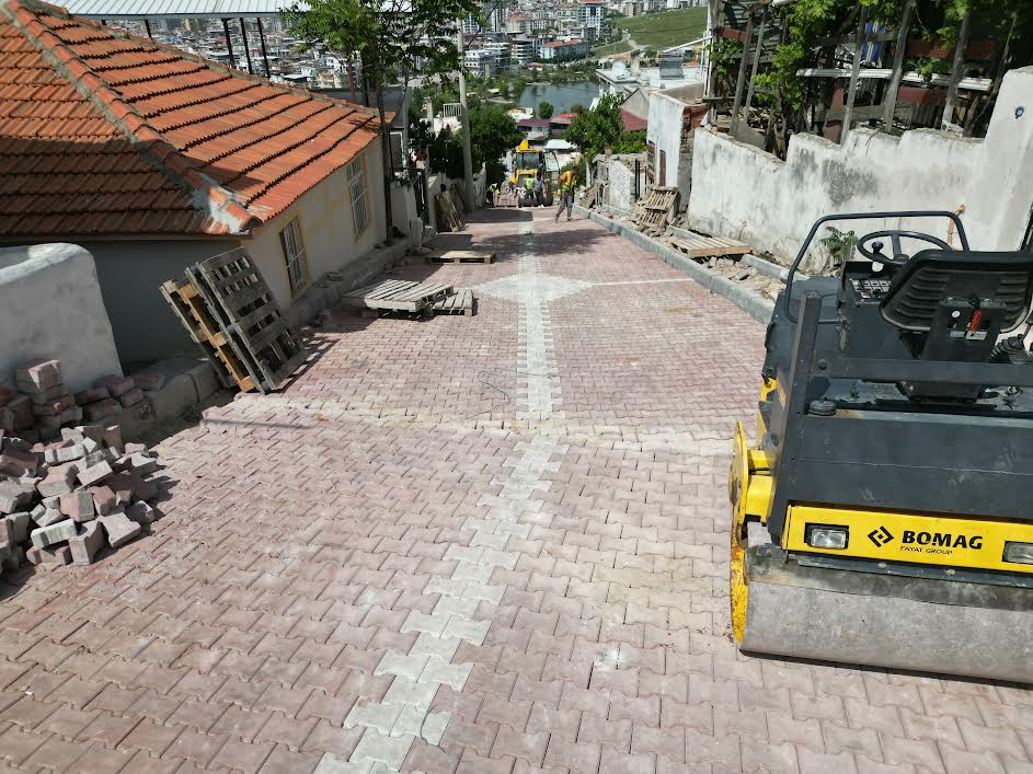 MENEMEN’DE ASARLIK TARİHİNİN EN BÜYÜK YOL YATIRIMI BAŞLADI