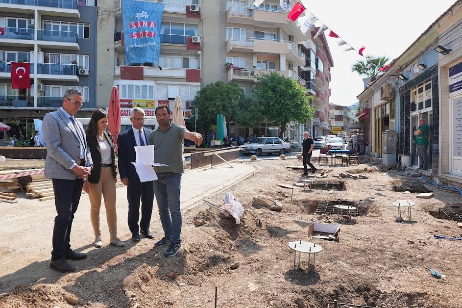  Gaziemir’in meydanları yenileniyor