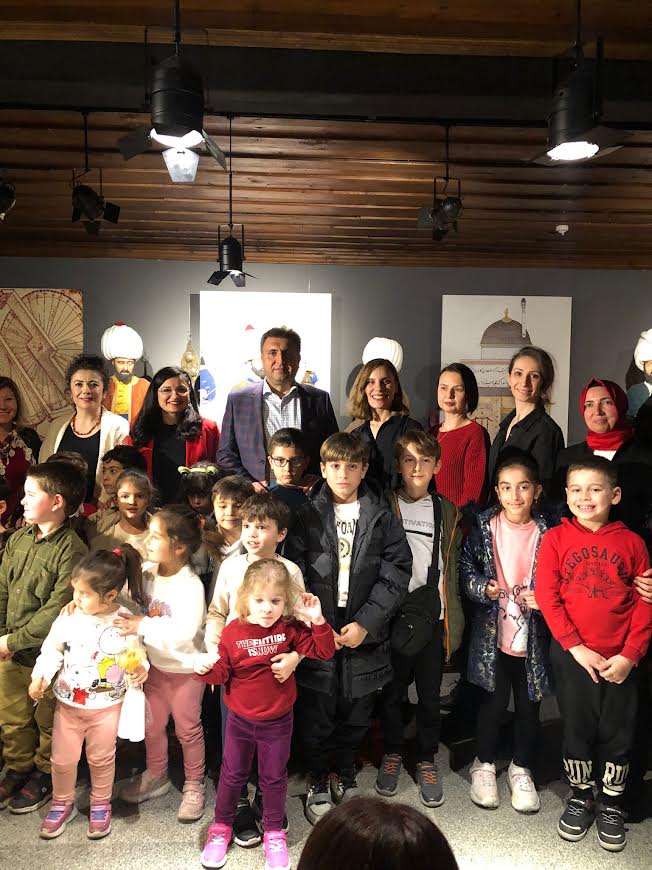 Yaşanan Deprem Felaketinin Ardından Öğretmen ve Öğrencilere Moral İçin “İzmir Masal Gecesi” Düzenlendi