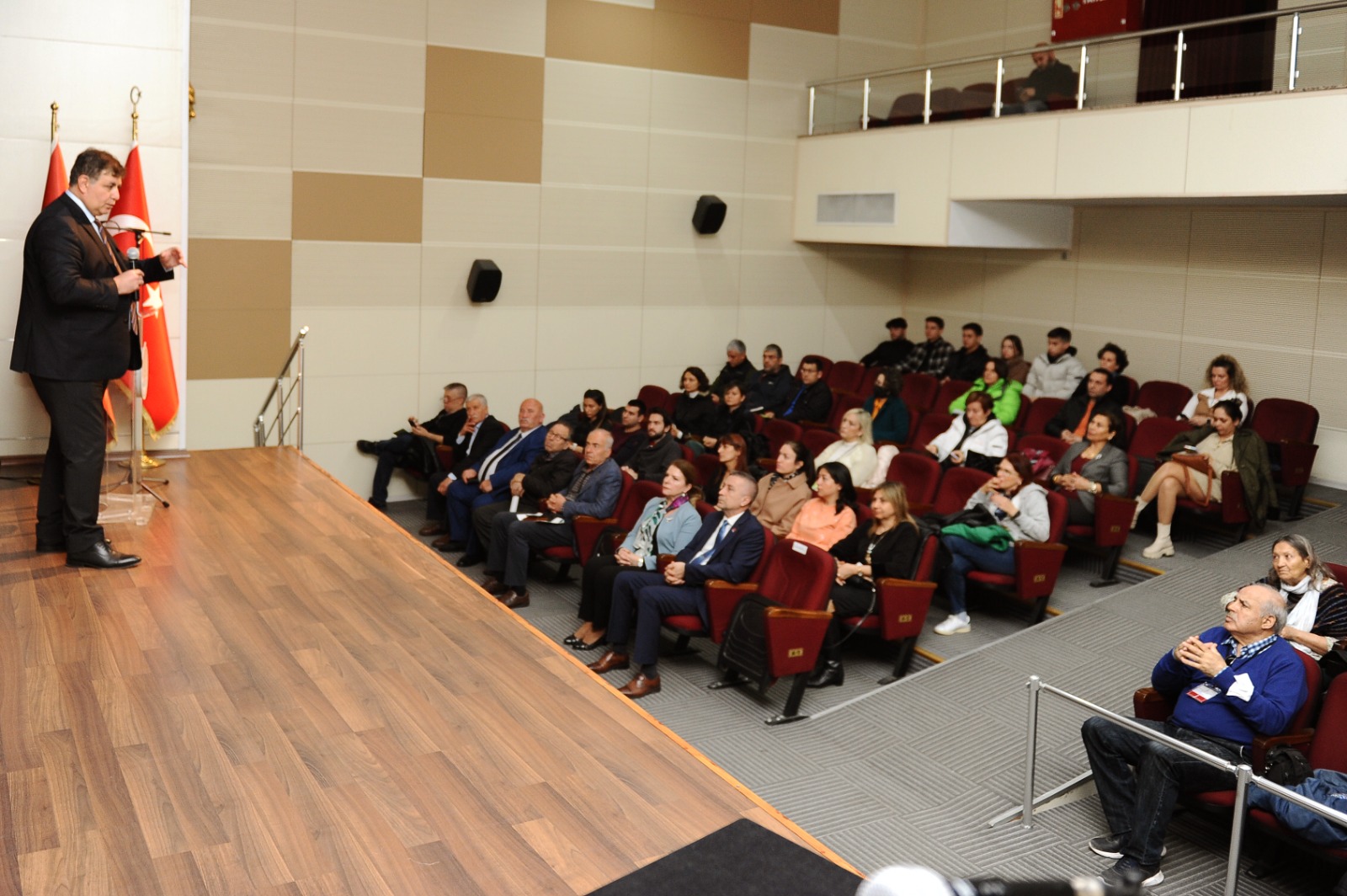 KARŞIYAKA’DA BİNA VE SİTELERDE YEŞİL DÖNÜŞÜM BAŞLIYOR