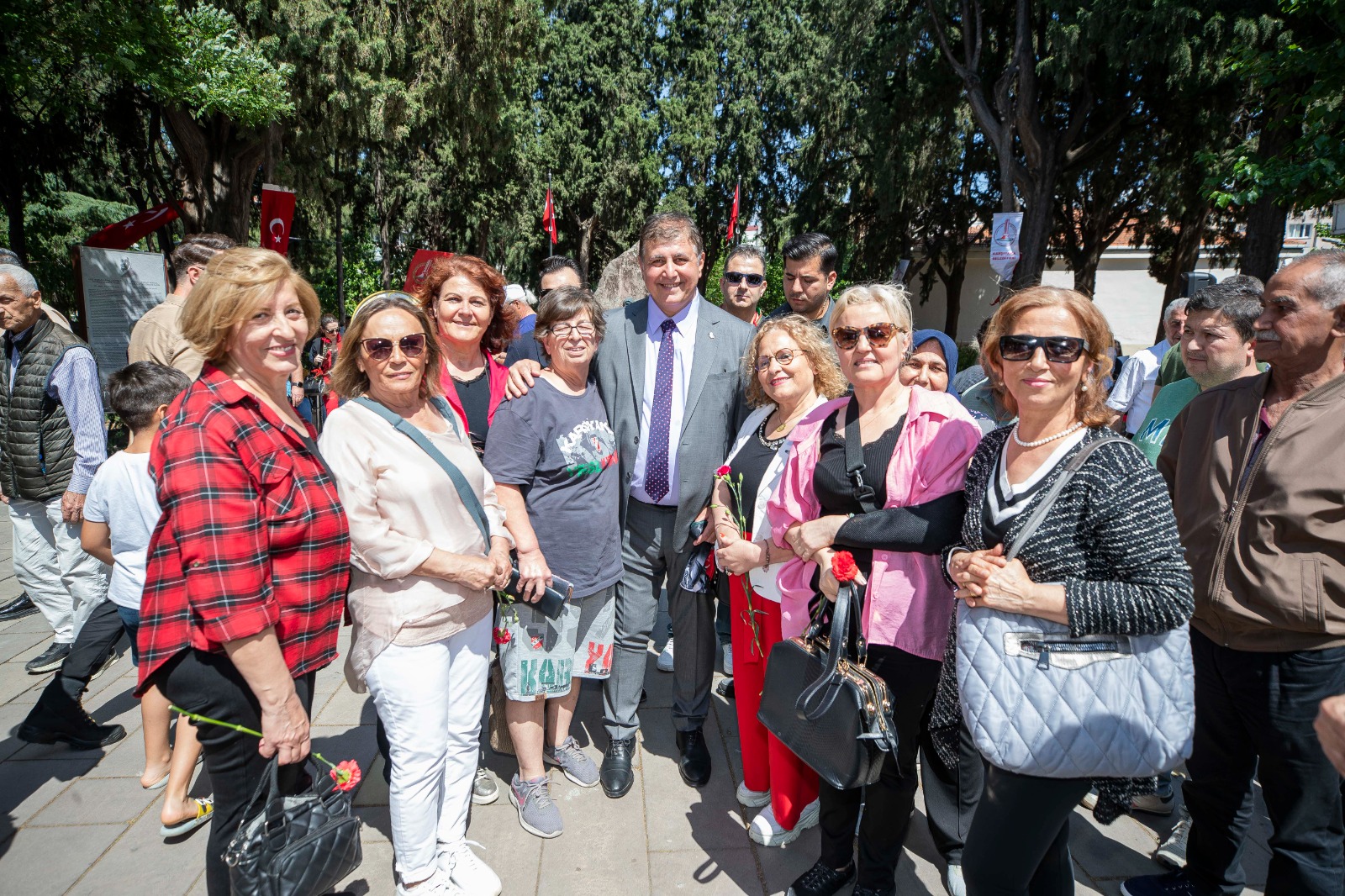 Zübeyde Hanım kabri başında anıldı 