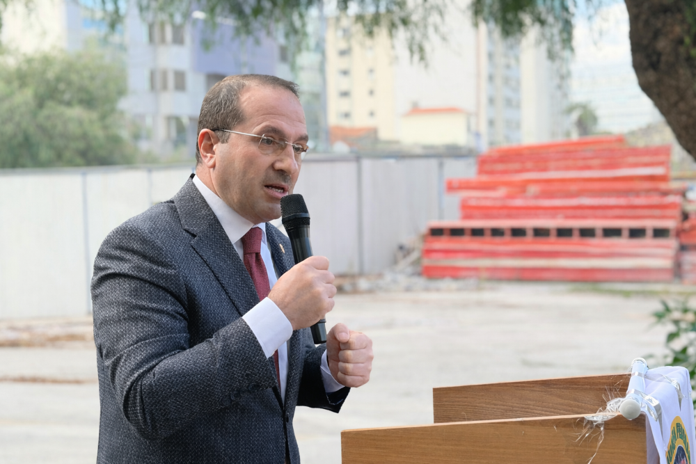 Kırkpınar’dan CHP’ye Sert Tepki: “İzmir’in Sorunlarını Bu Şekilde Örtemezsiniz”