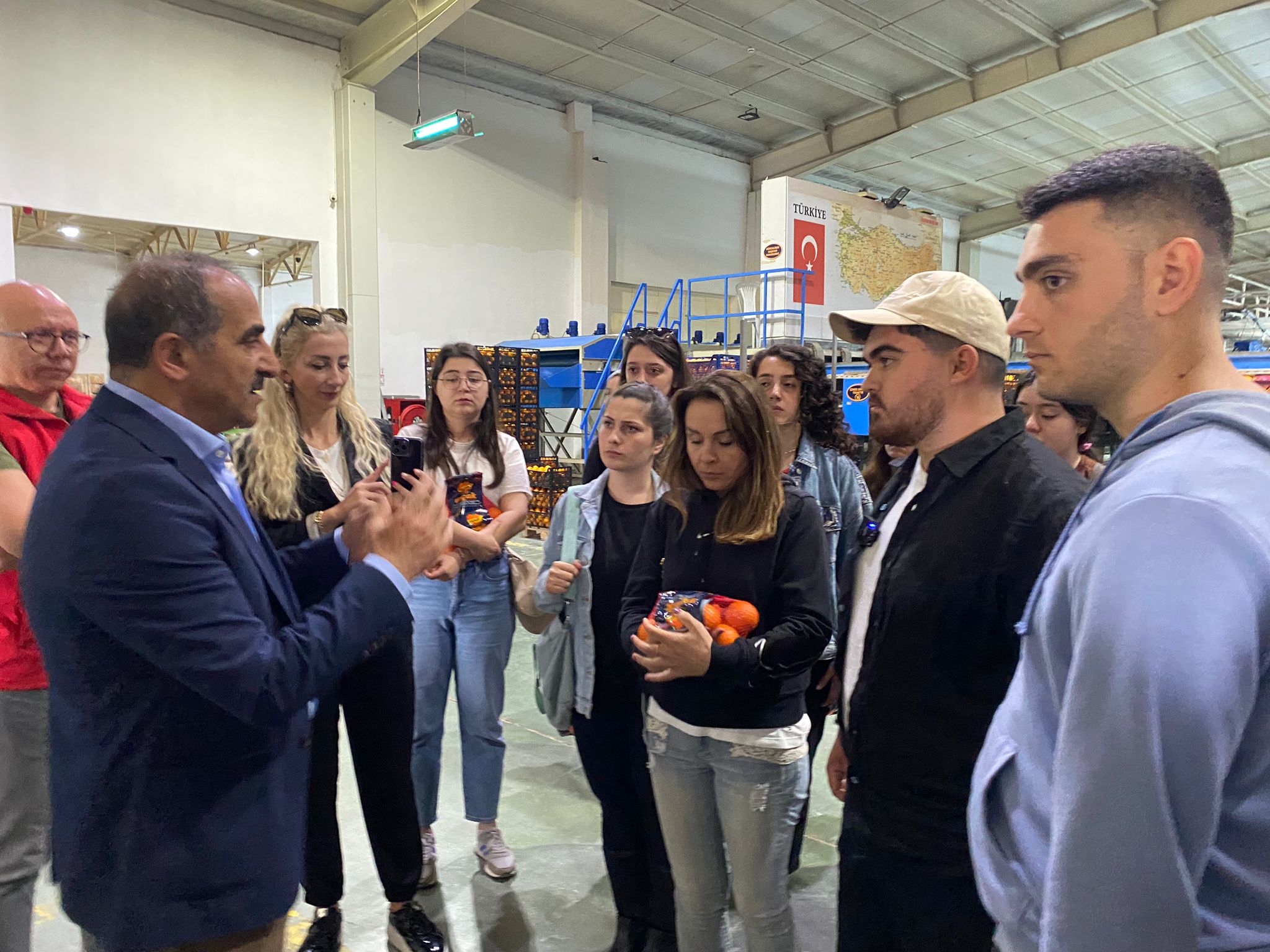 Türkiye’nin taze meyve ihracat şampiyonu Hayrettin Uçak’tan gençlere hayat dersi;