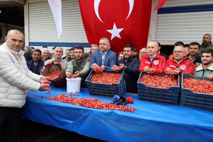 Geçen sene hasret kaldığımız kiraz bu sene sofraların baş tacı olacak