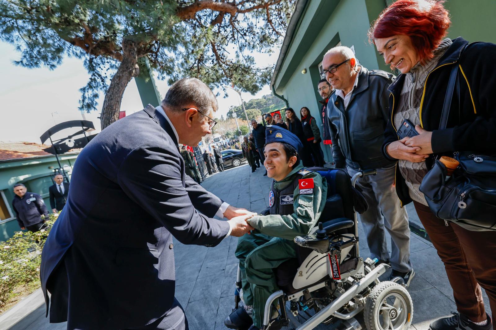 Çanakkale Zaferi’nin 110’uncu yıl dönümü.  Kadifekale Şehitliği'nde duygulandıran tören