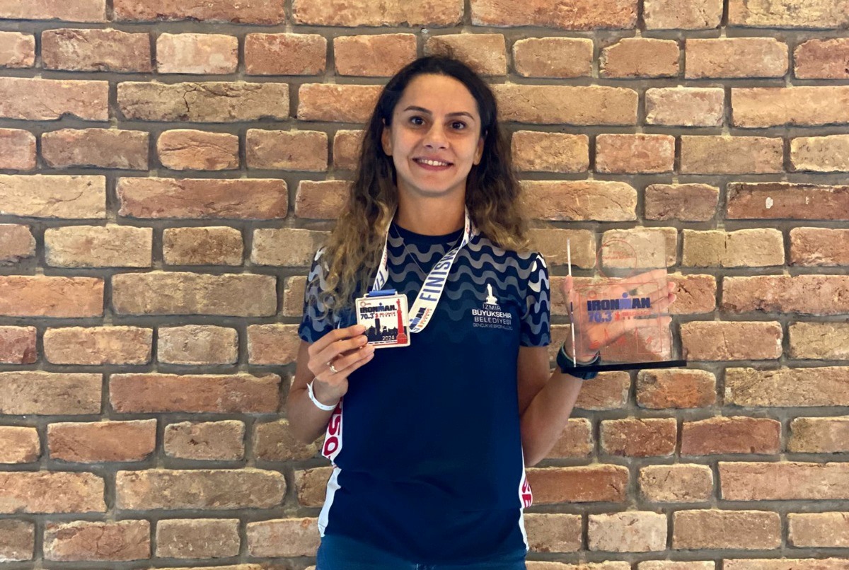 “Demir Lady” yine zirvede