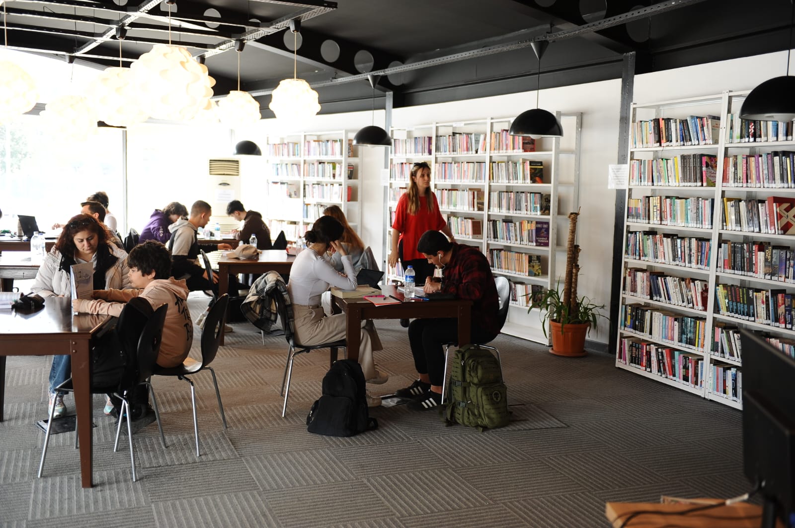 20 bin kitap Karşıyakalıların hizmetinde!