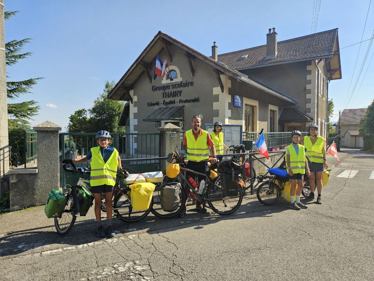 Başkan Tugay, Fransız gezgin aileyi ağırladı