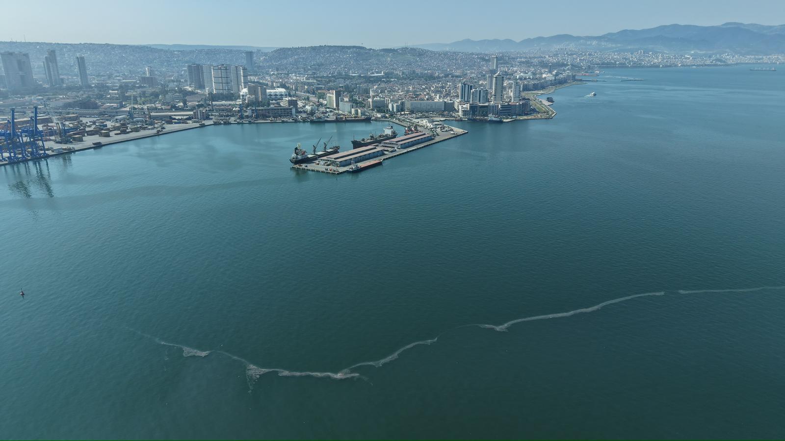 Körfez’de 12. kez dış kaynaklı kirlilik tespit edildi. İzmir Körfezi göz göre göre kirletiliyor