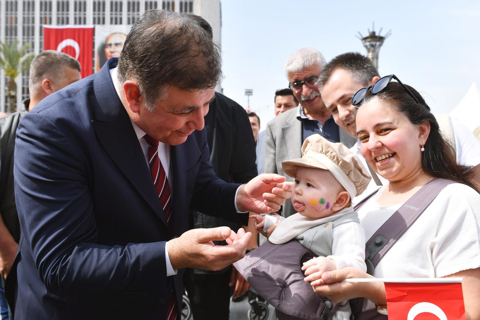 Tugay: İzmirlileri, 23 Nisan 1920’nin aydınlığıyla selamlıyorum