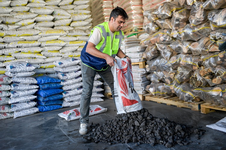 Kömür satış yerleri ve katı yakıt kullanan apartmanlara sıkı denetim