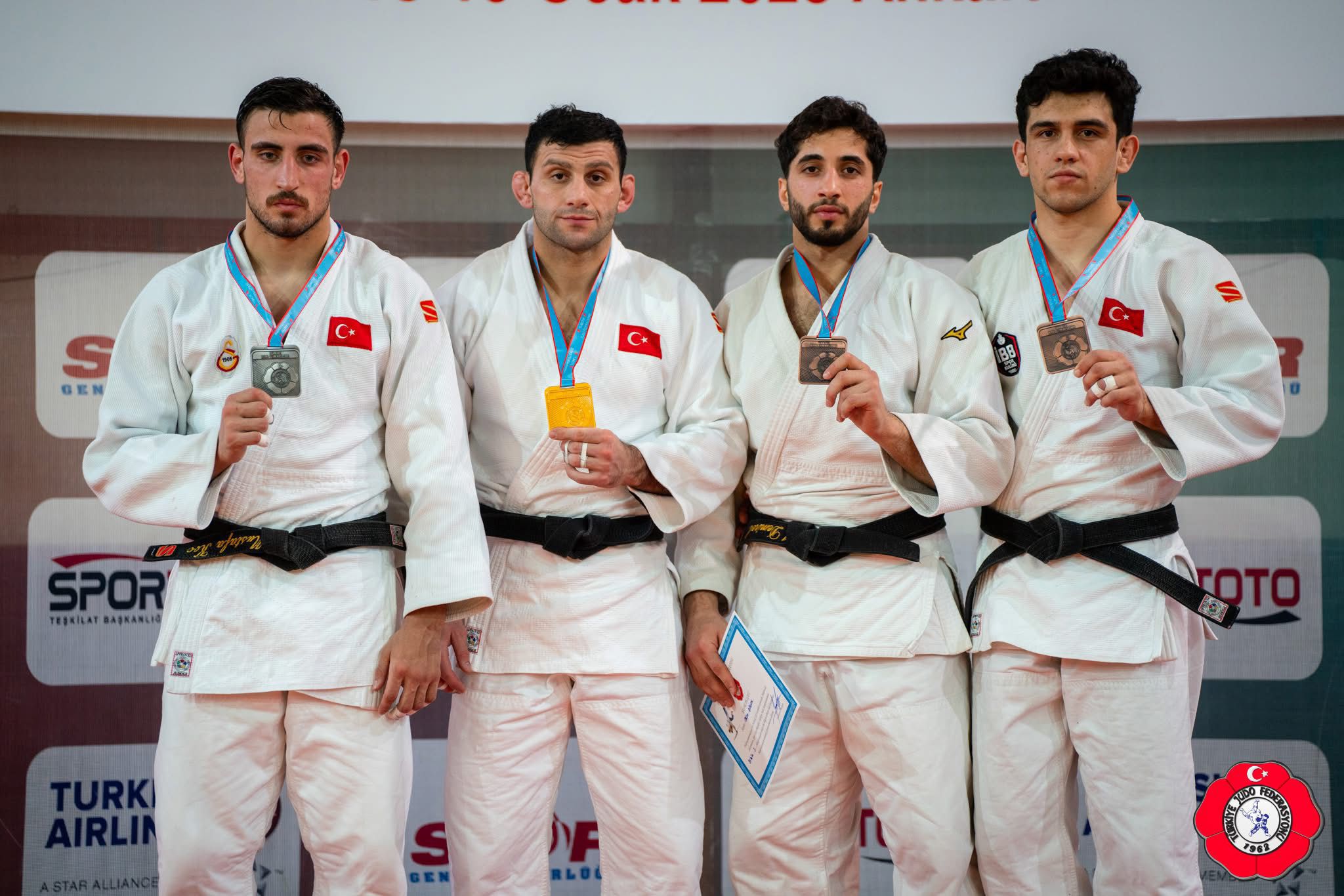 Büyükşehir sporcuları dokuz madalya ile gurur yaşattı