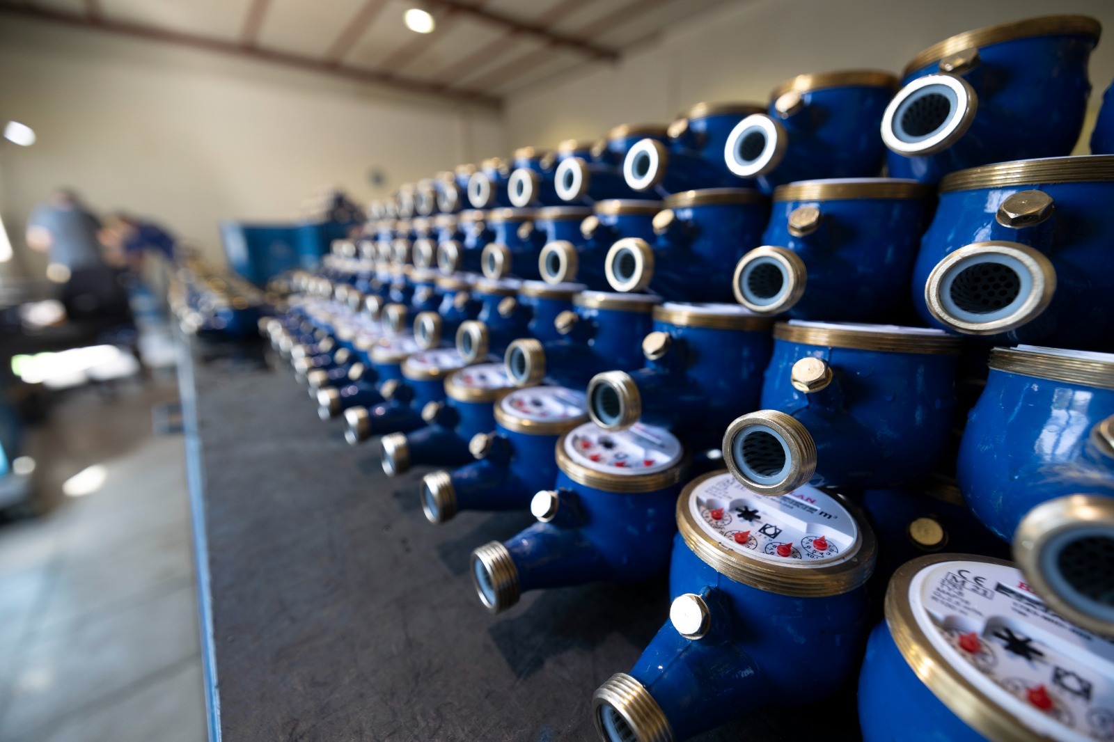 İZSU eski su sayaçlarını yenileyerek tasarruf sağlıyor