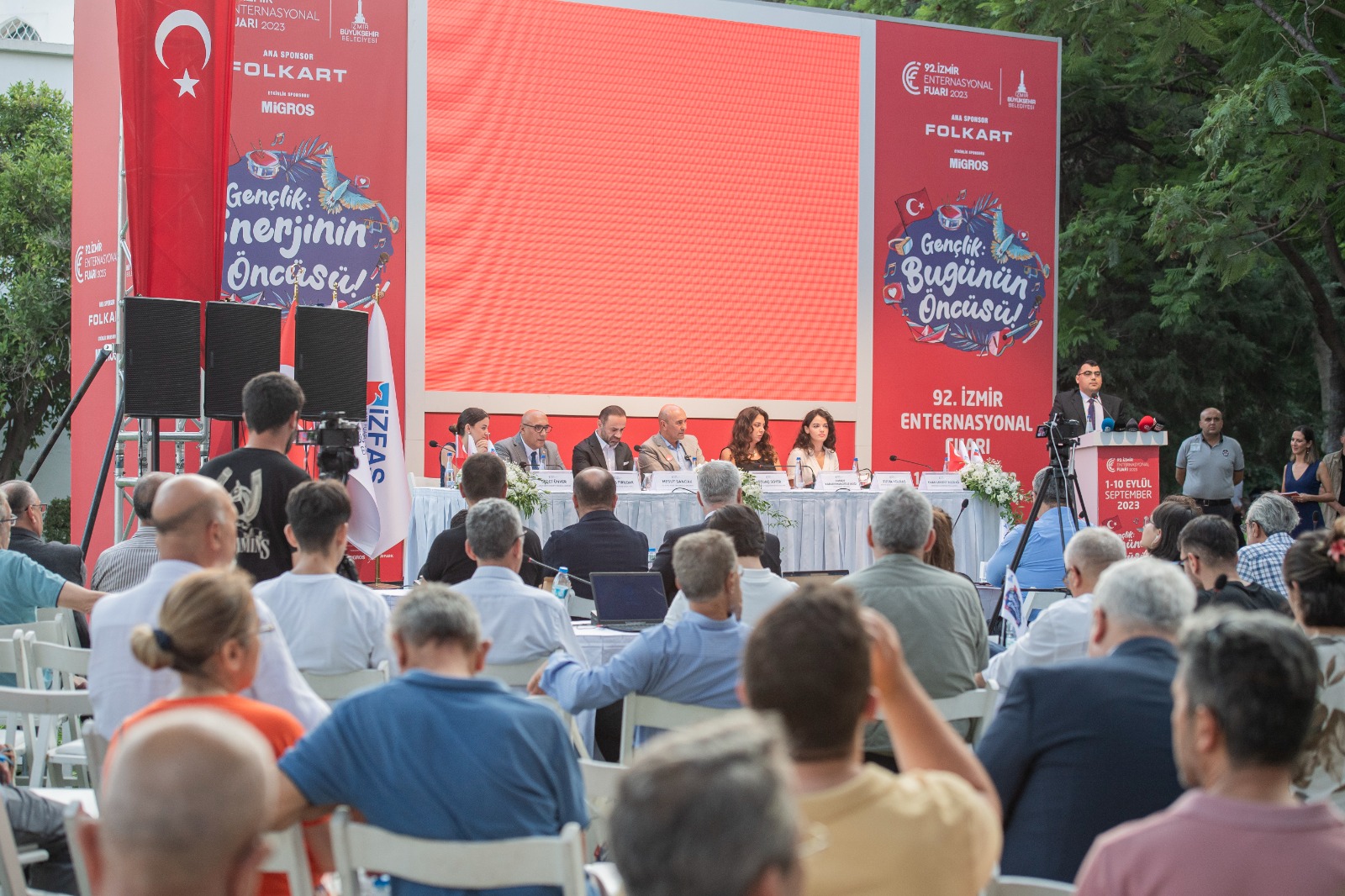 “1-10 Eylül arasında İzmir'e gelin”