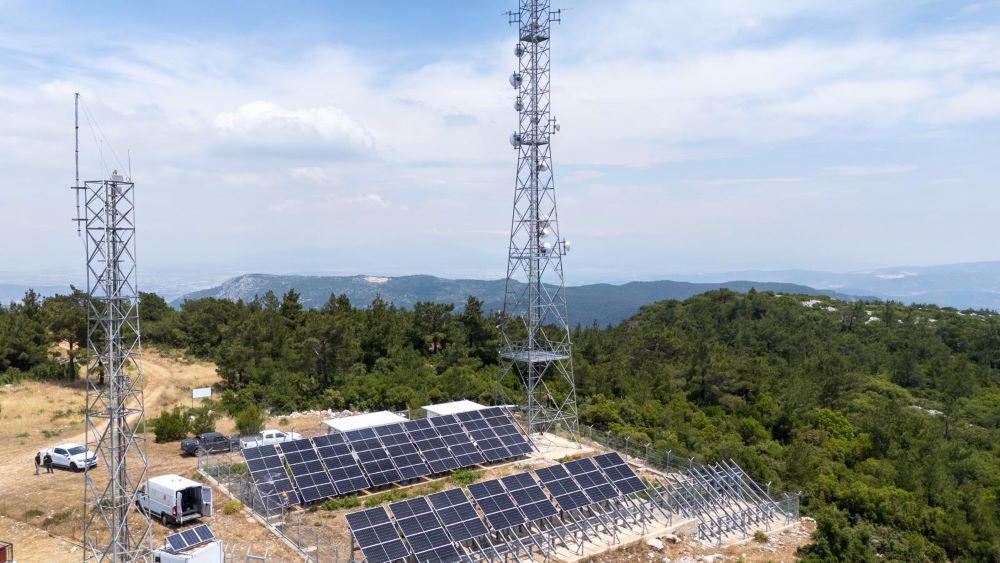 İzmir’in kritik haberleşme altyapısına güneş enerjili güvence