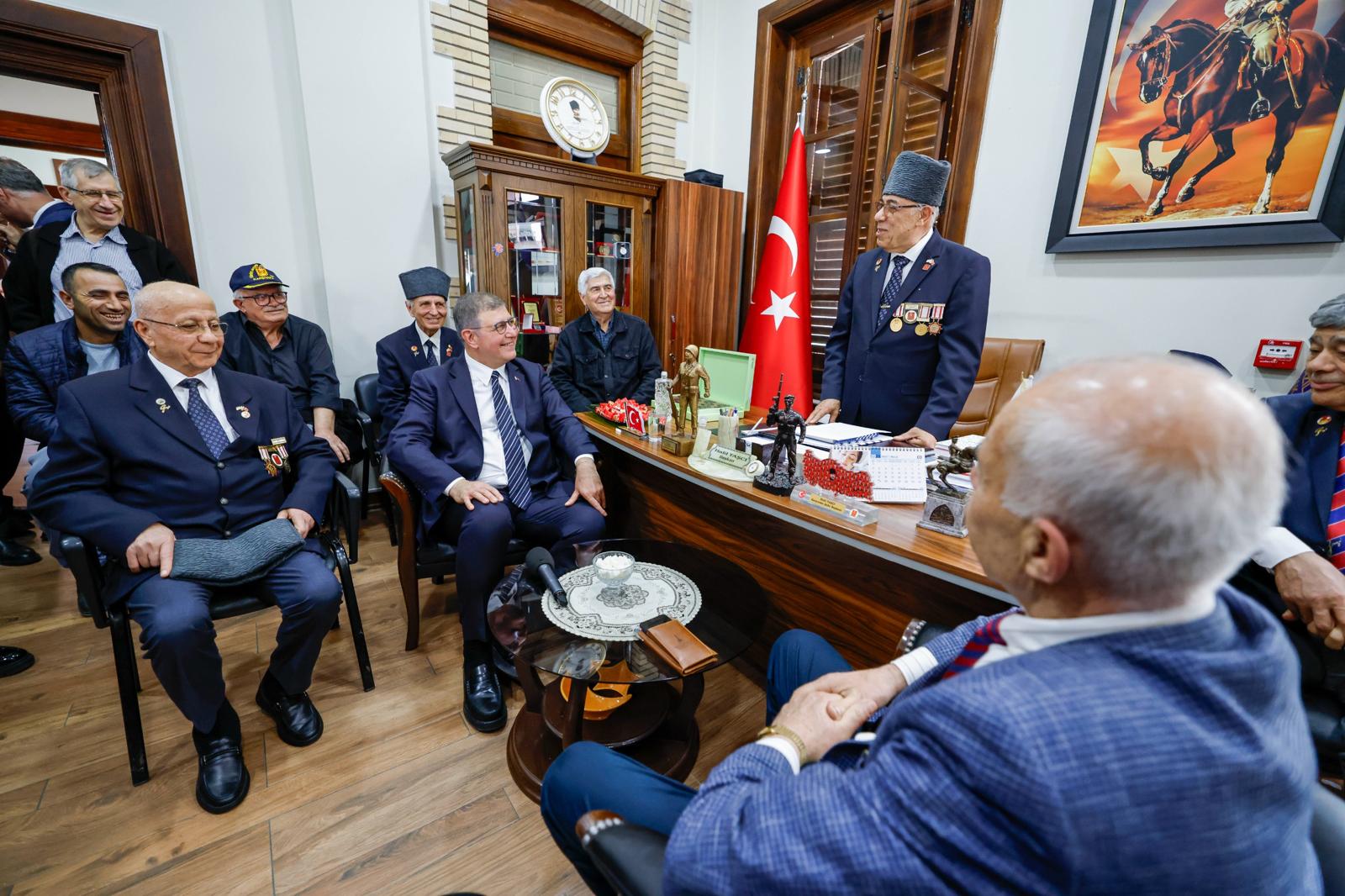 Başkan Tugay şehit yakınları ve gazi derneklerini ziyaret etti  “Vatanımızın size minnet borcu çok büyük”