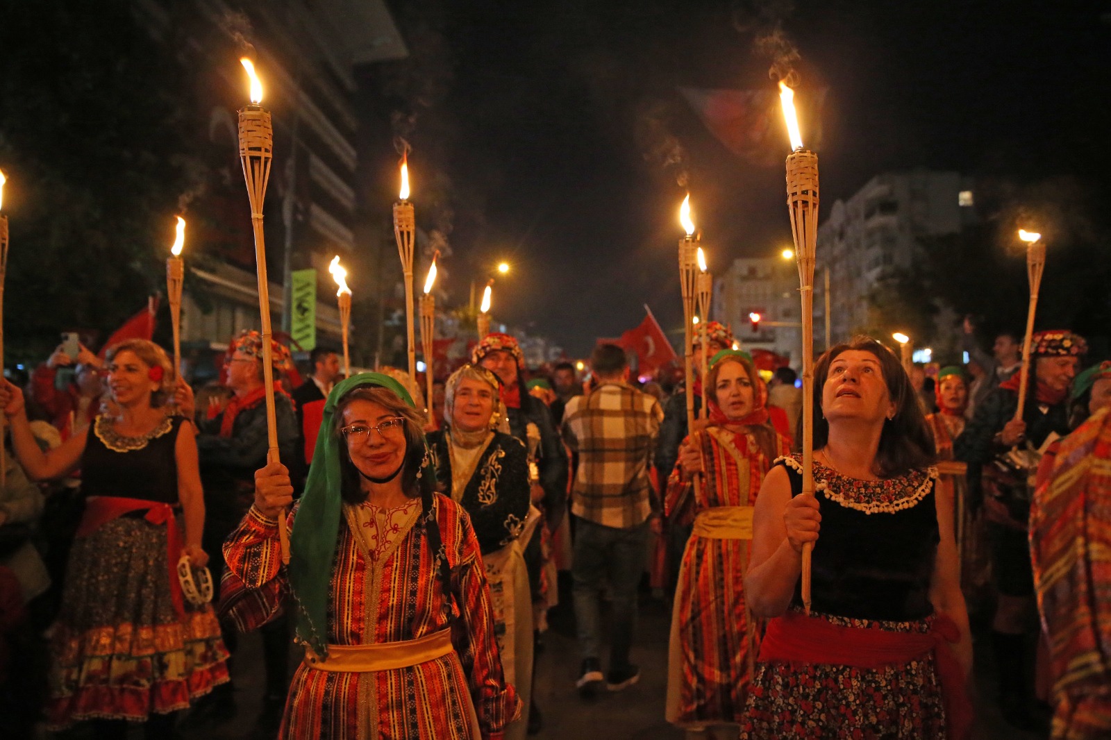 Karşıyaka 29 Ekim’de gelincik tarlasına dönüşecek! 