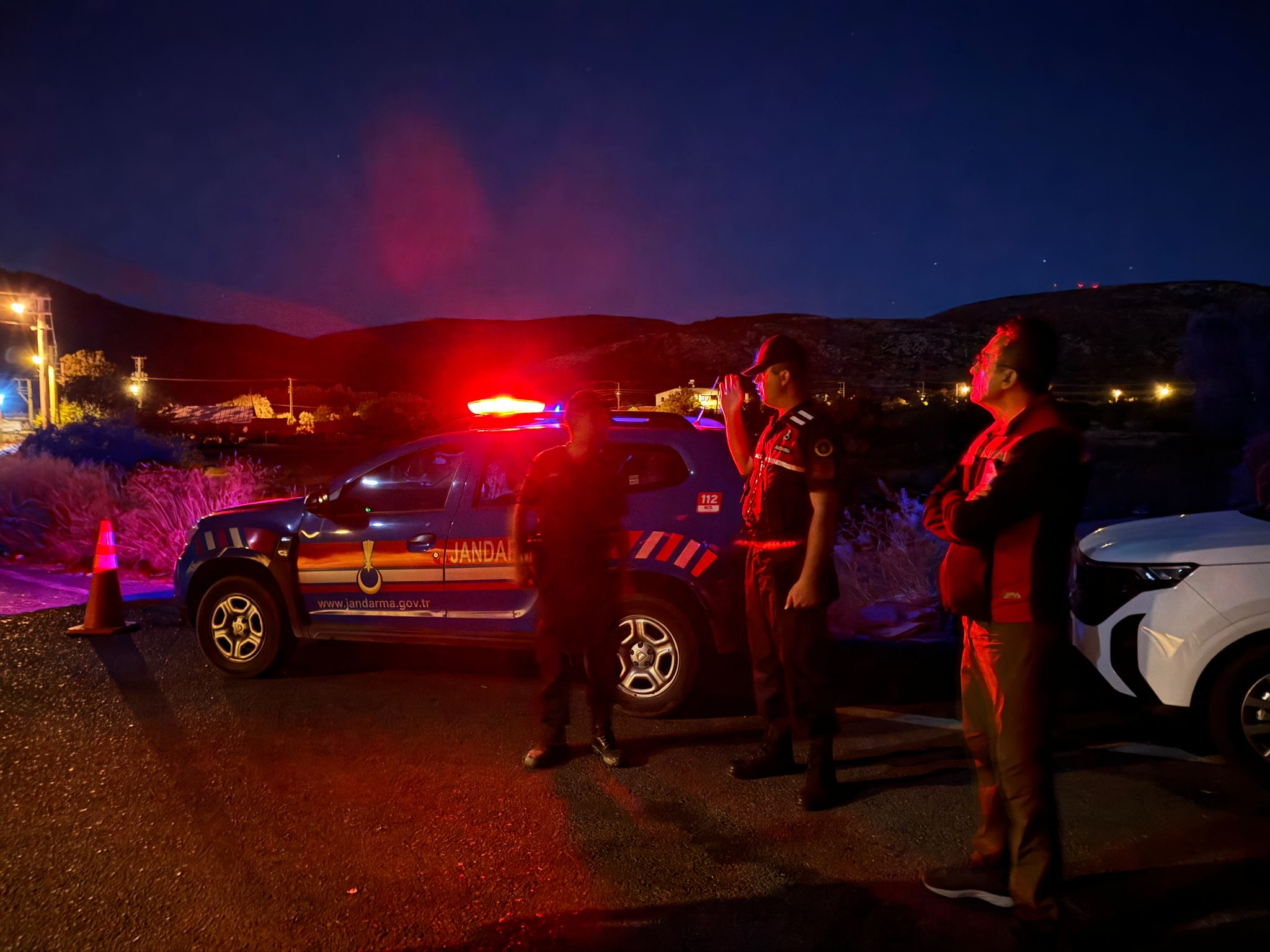 İzmir'de Su Ürünleri Denetimi Gerçekleştirildi: Yasadışı Avlanan 1430 Kg Hamsiye El Konuldu