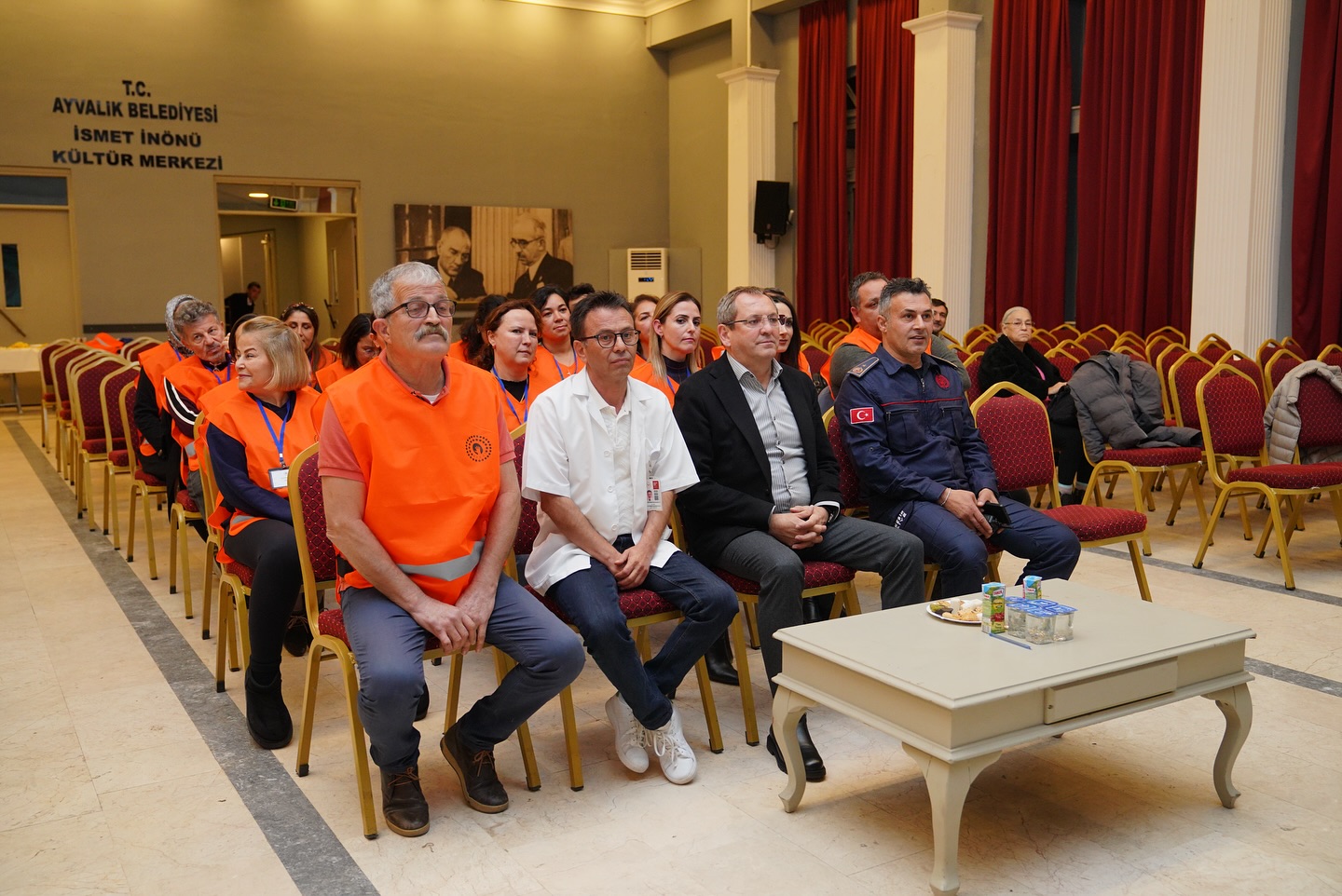 38 saatlik temel ilk yardım kursunu başarıyla tamamladılar.