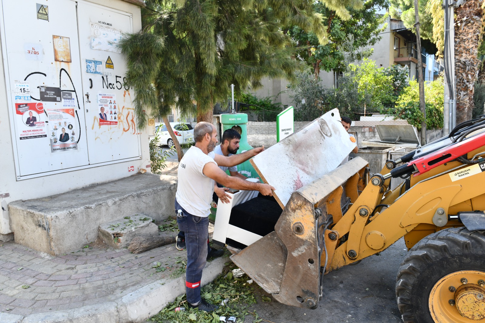 Çiğli’de moloza kararlı müdahale, halka çağrı…