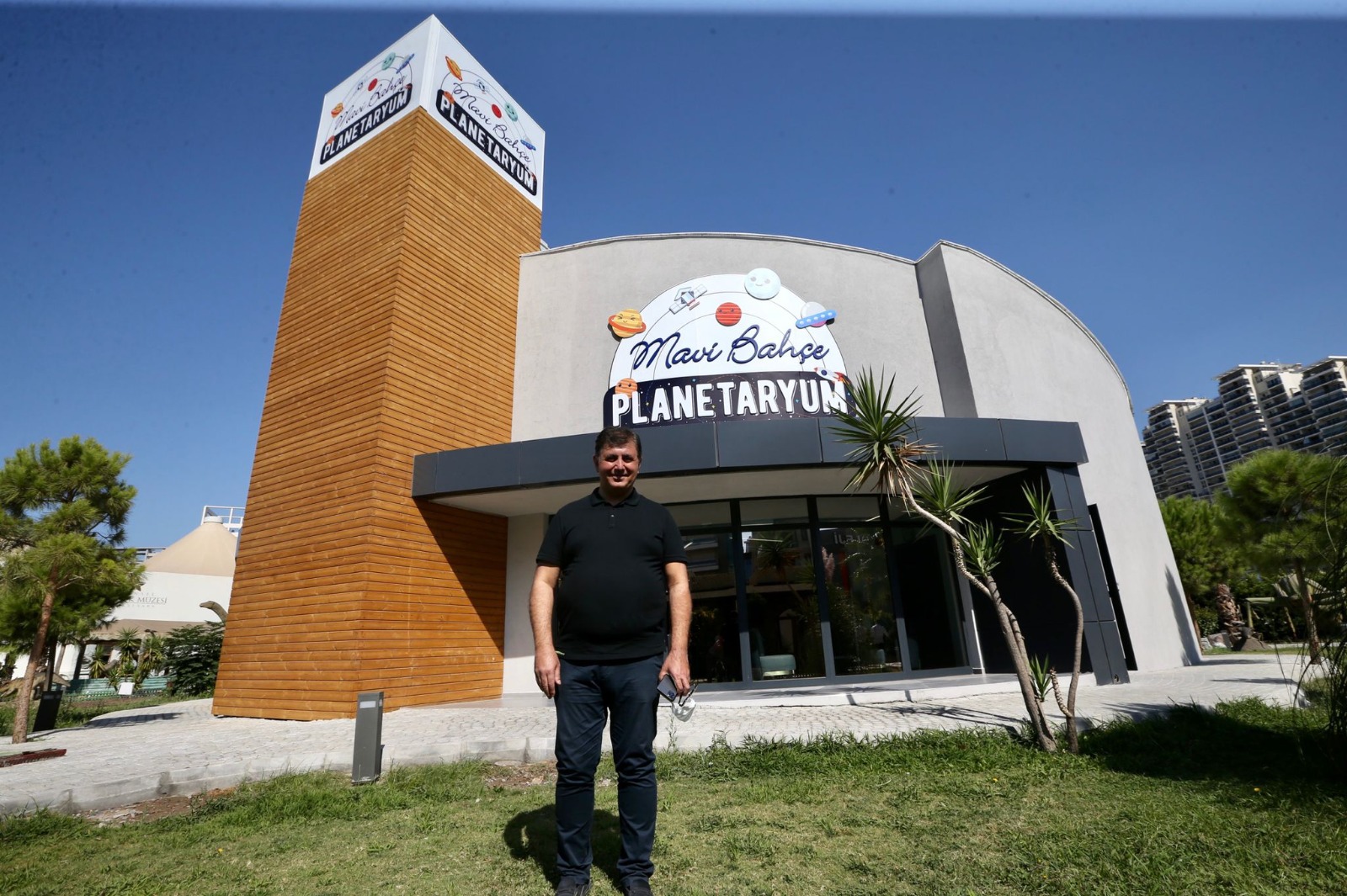 Ege’nin en büyüğü Karşıyaka Planetaryum’a 6 ayda 30 bin ziyaretçi