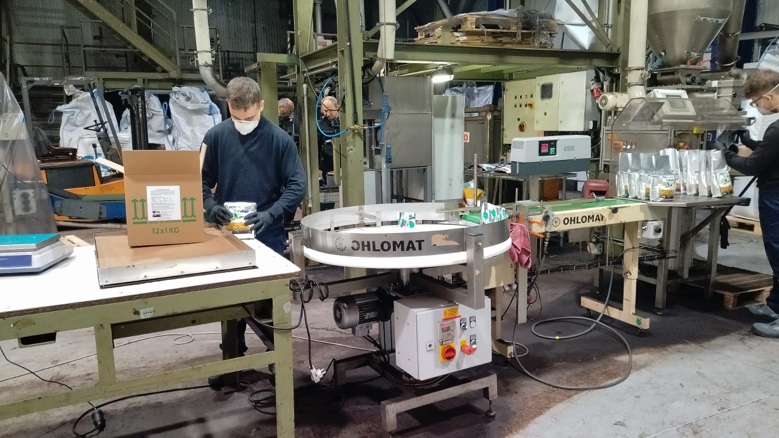 Öğrenciler çalışma hayatlarına KOSBİ’deki fabrikalarda adım atıyor