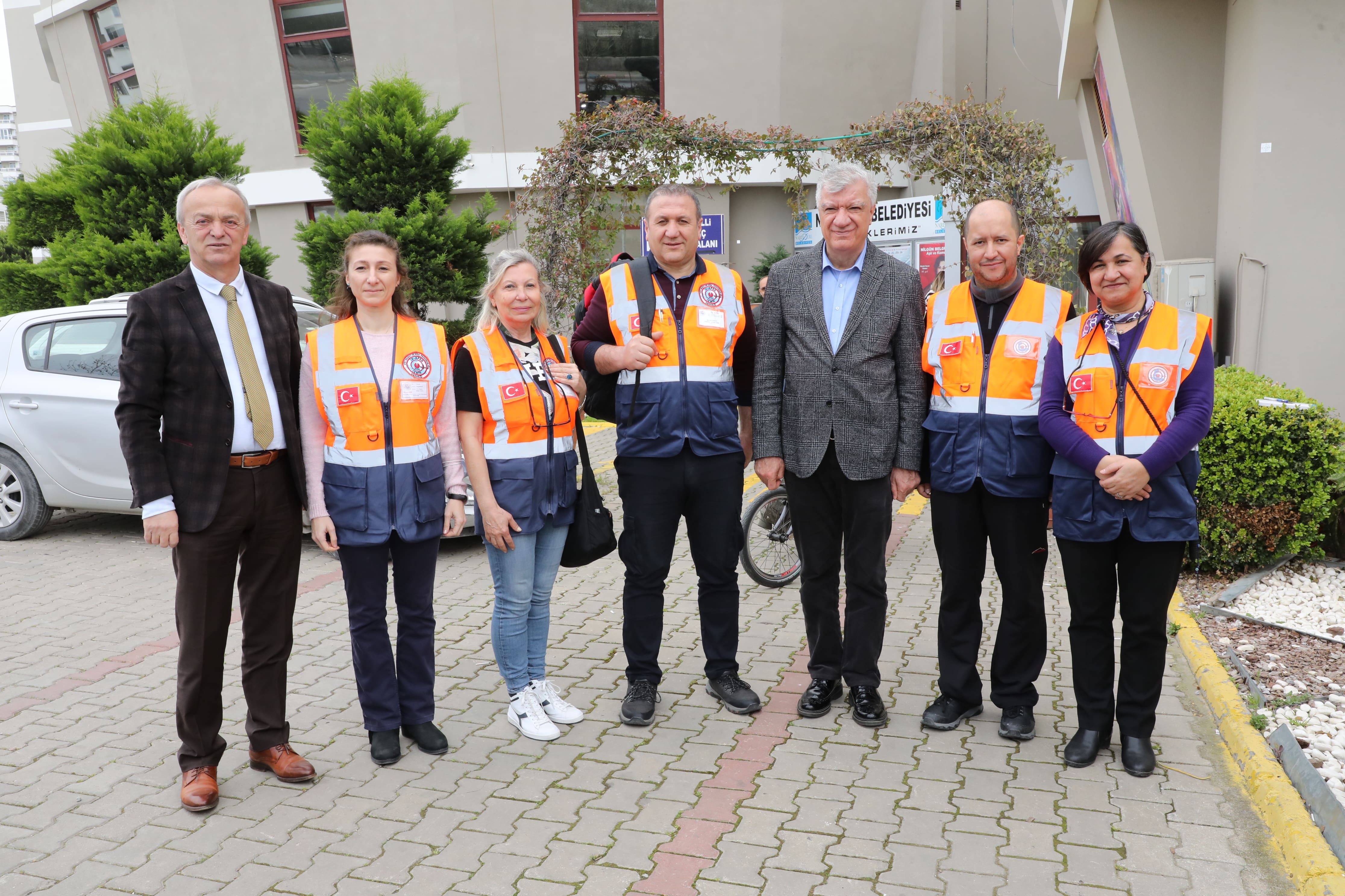 NARLIDERELİLER OLASI AFETLERE KARŞI YAPILMASI GEREKENLERİ ÖĞRENDİ