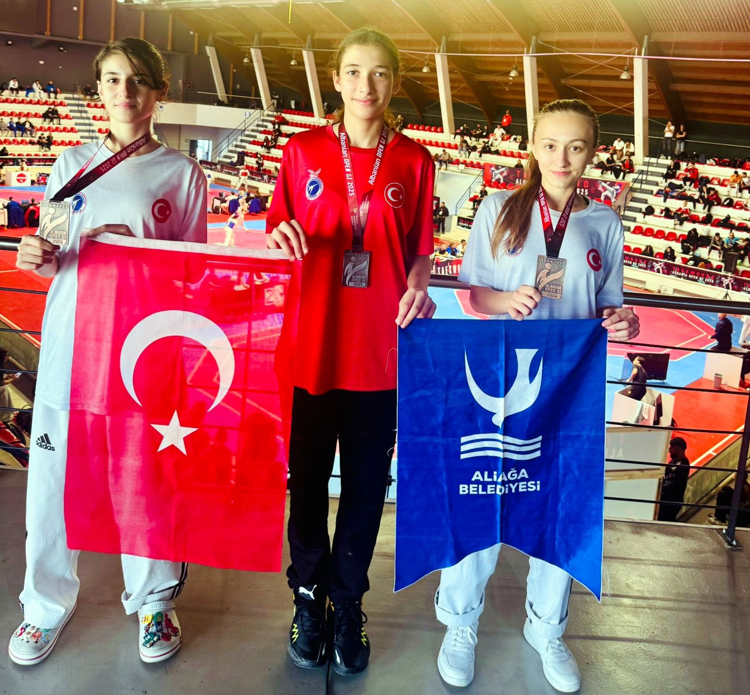 Aliağalı Taekwondocular Tiran'dan 3 Madalya İle Döndü