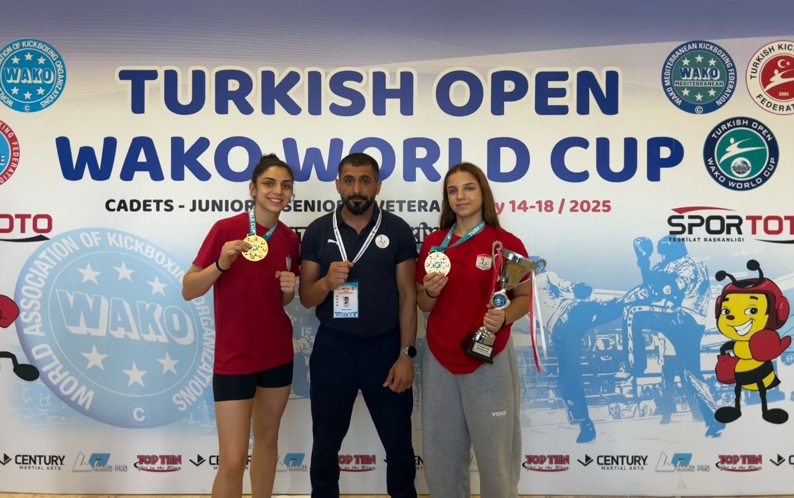 Bayraklılı sporcu dünya şampiyonu oldu