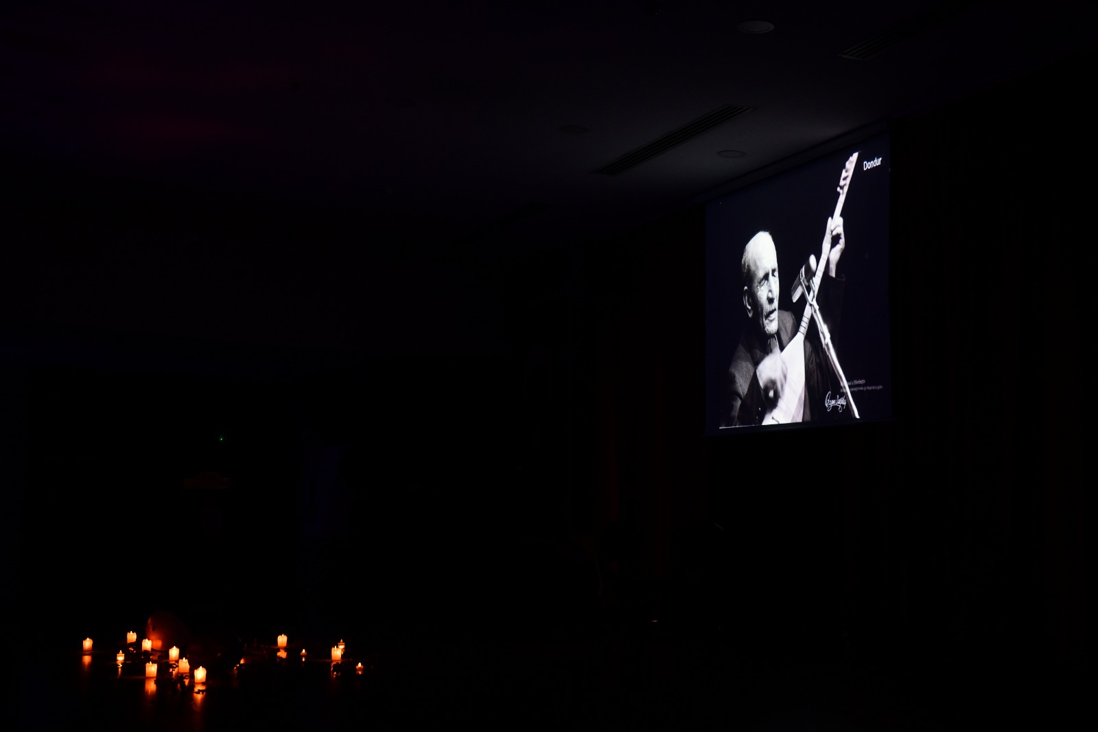 Çiğli’de Duygu Dolu Gece: Aşık Veysel türkülerle anıldı