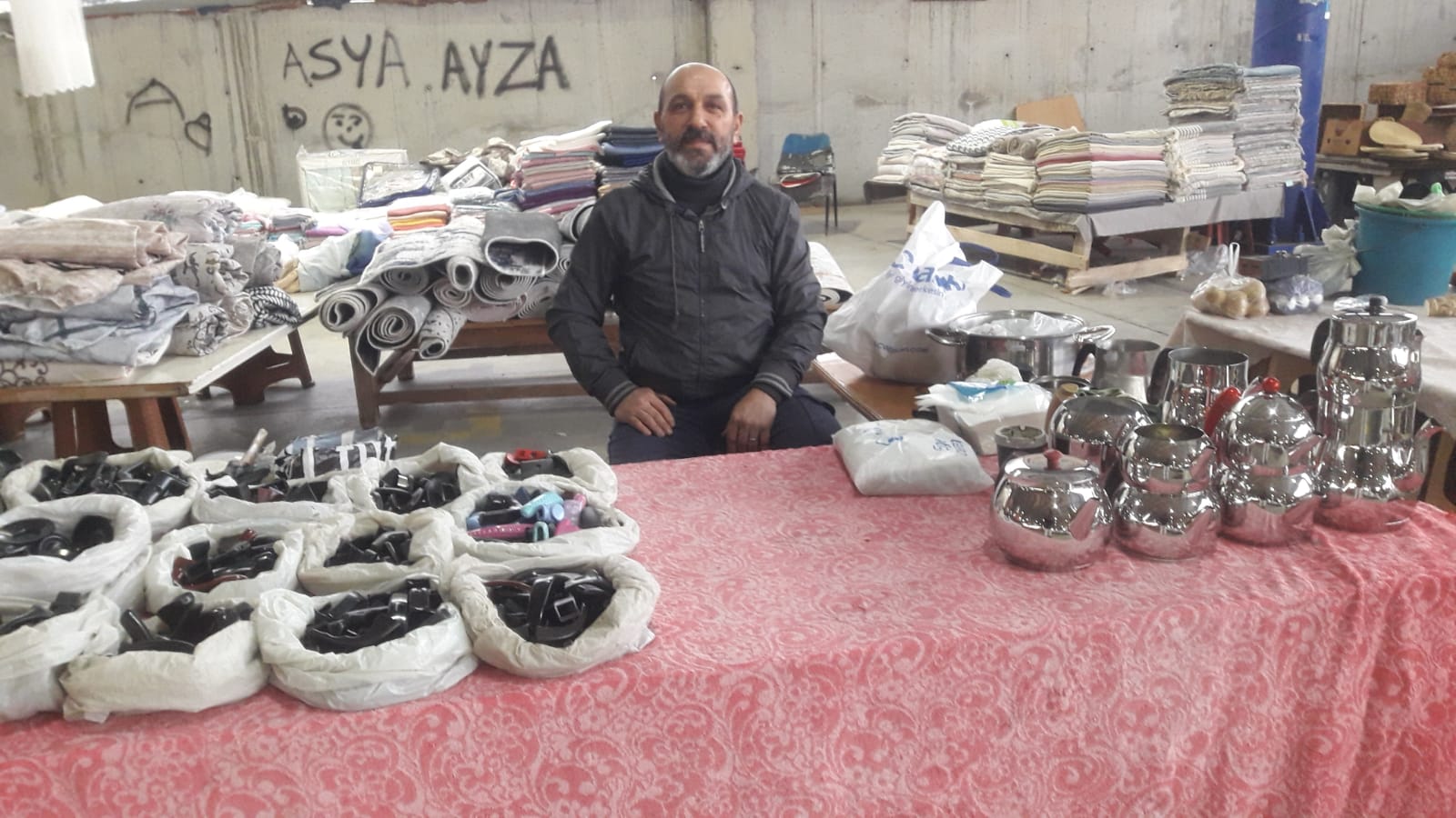 BULDUĞU 60 BİN TL’LIK KOLYEYİ SAHİBİNE TESLİM ETTİ.