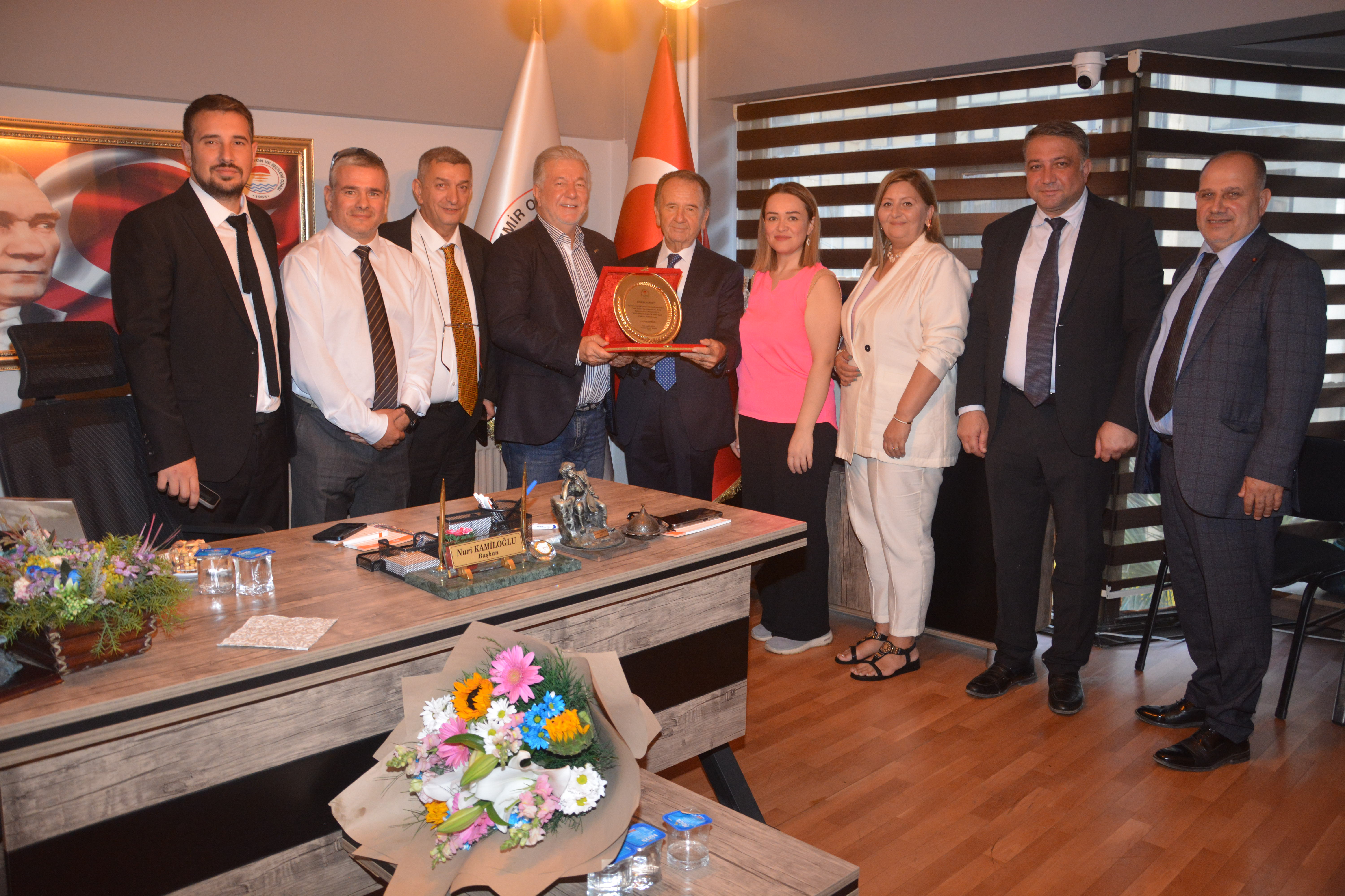 İZMİRLİ OTELCİLEDEN ATA’YA GÜZEL JEST…