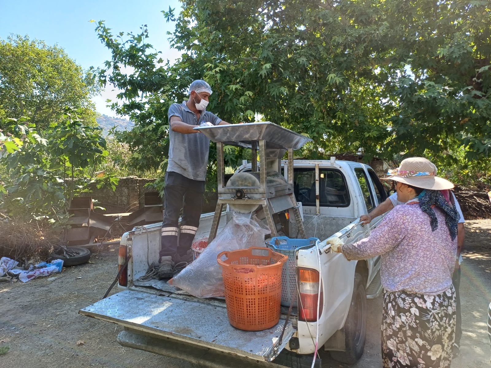Efes Selçuk’ta Kışlık Salça Hazırlıkları Başlıyor