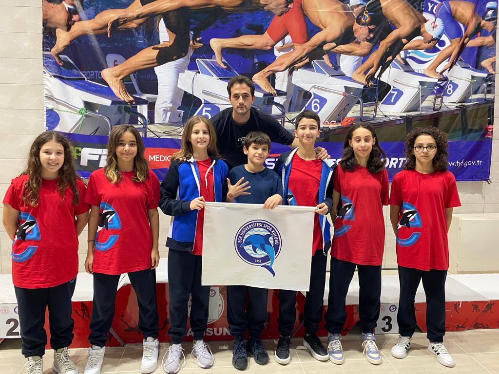 Egeli yüzücüler Samsun’dan  2 altın, 4 gümüş madalya ile döndü