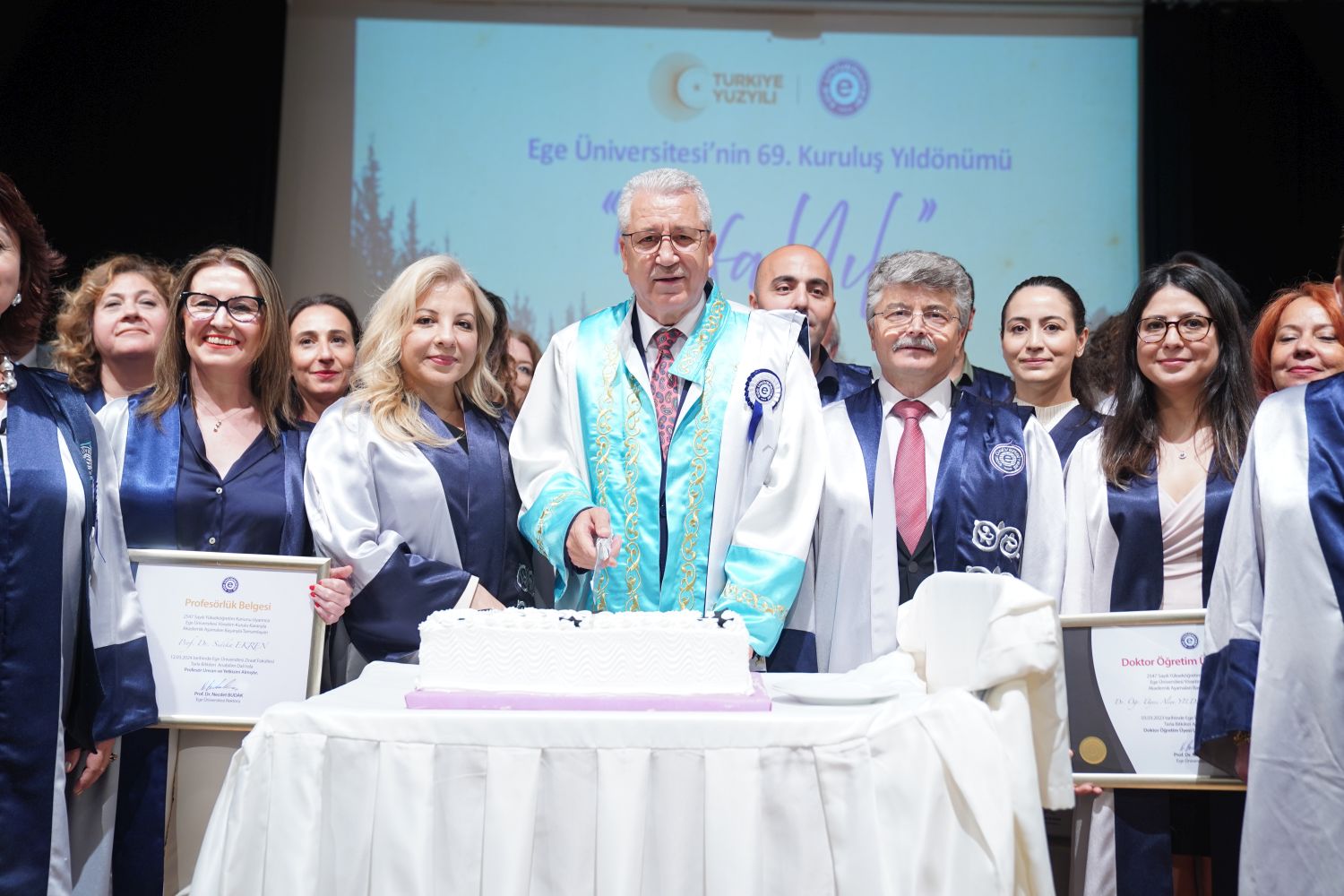 Türkiye’nin bilim çınarı 69 yaşında…  Ege Üniversitesi 69’uncu kuruluş yıl dönümünü kutladı.