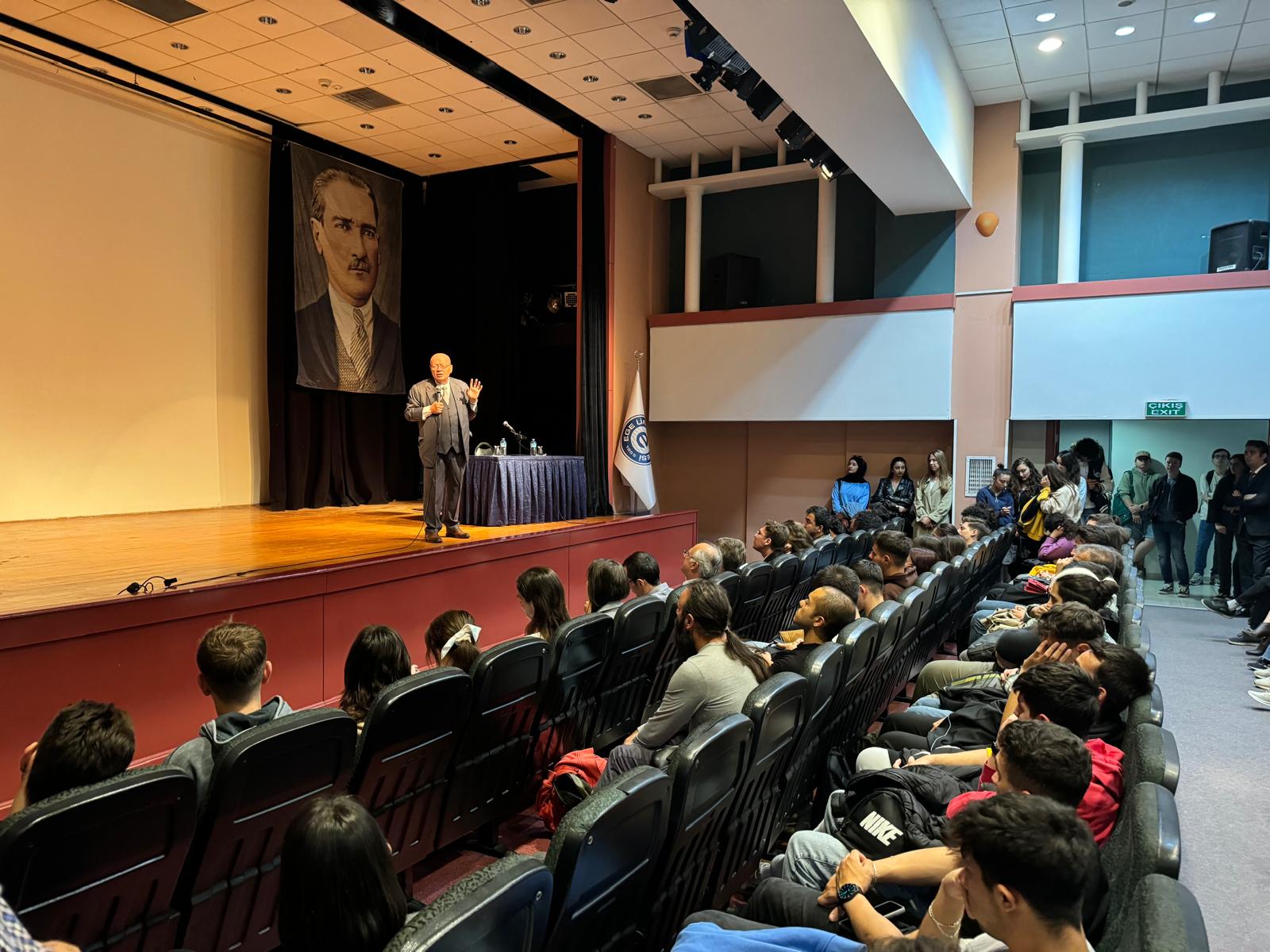    EÜ’de “Atatürk, Milli Egemenlik ve Cumhuriyet” konferansı yapıldı