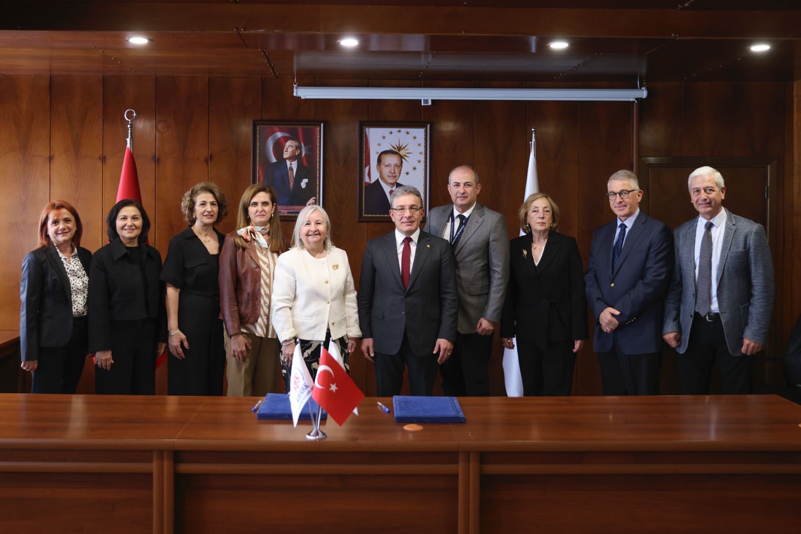 DEÜ ile KİTVAK arasında kanser araştırmalarına güç katacak iş birliği 