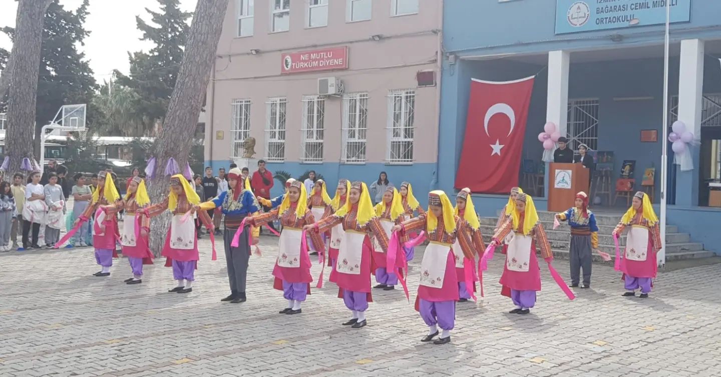 Foça'da Nevruz Çoşkusu  