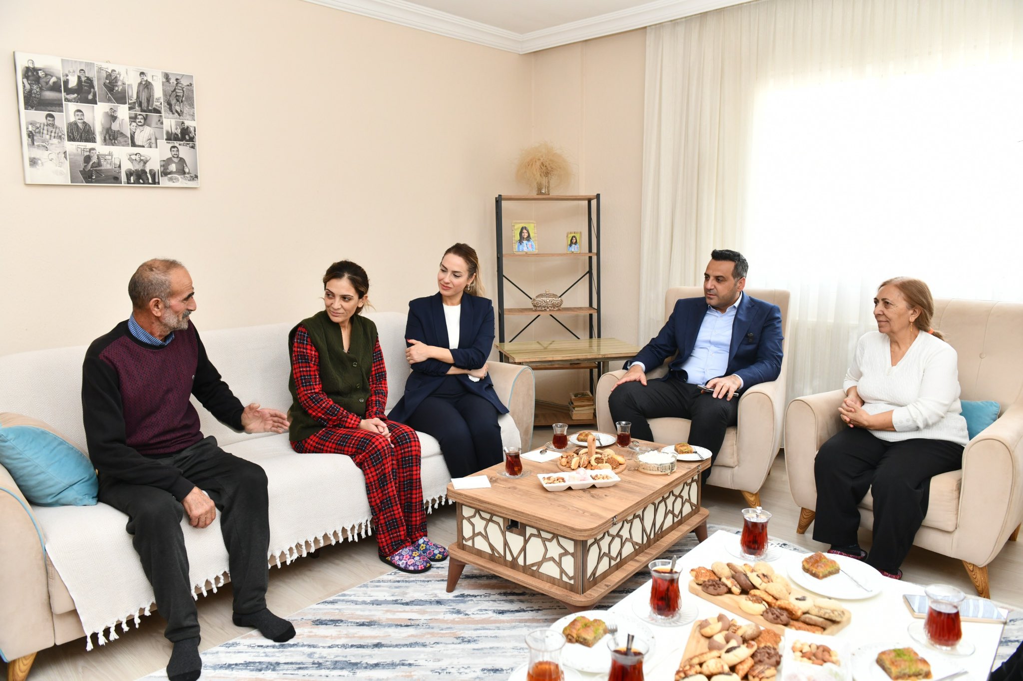 Yıldız Çiftinden eski eşi tarafından vurulan Özge Polat’a Anlamlı Sürpriz