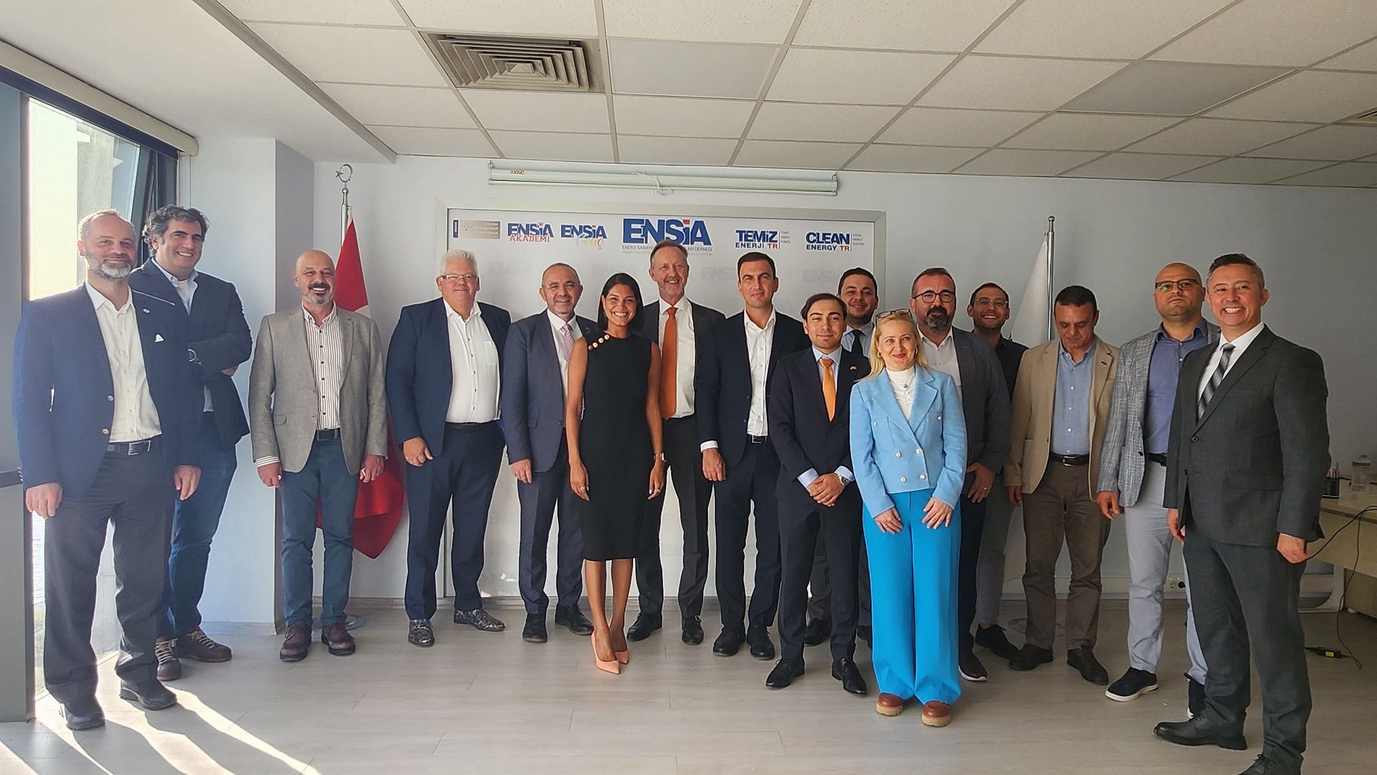 TÜRKİYE VE HOLLANDA TEMİZ ENERJİDE İŞBİRLİĞİNE HAZIR