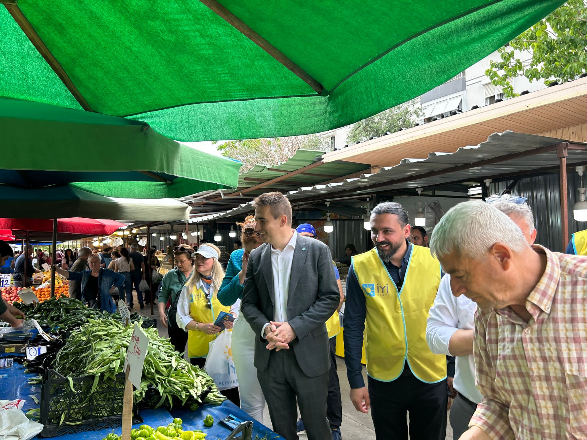 İYİ PARTİ MİLLETVEKİLİ ADAYLARI ÇİĞLİ'de SAHADA