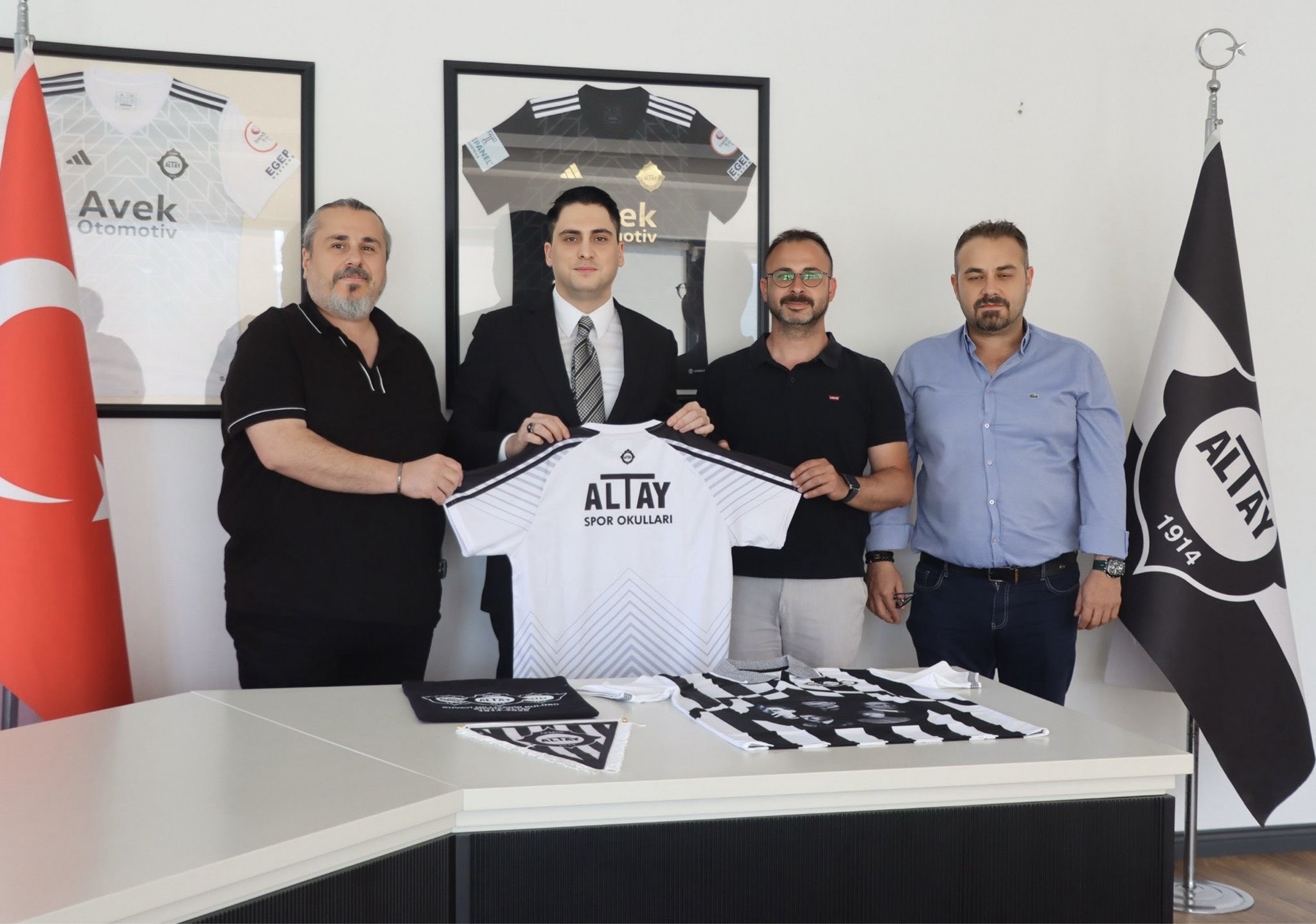 Ülkü Ocakları İzmir İl Başkanlığı ve Altay Spor Kulübü İş Birliği!